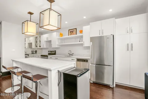 $4,100 | 169 Mason Street, Unit 1D, Greenwich, CT 06830