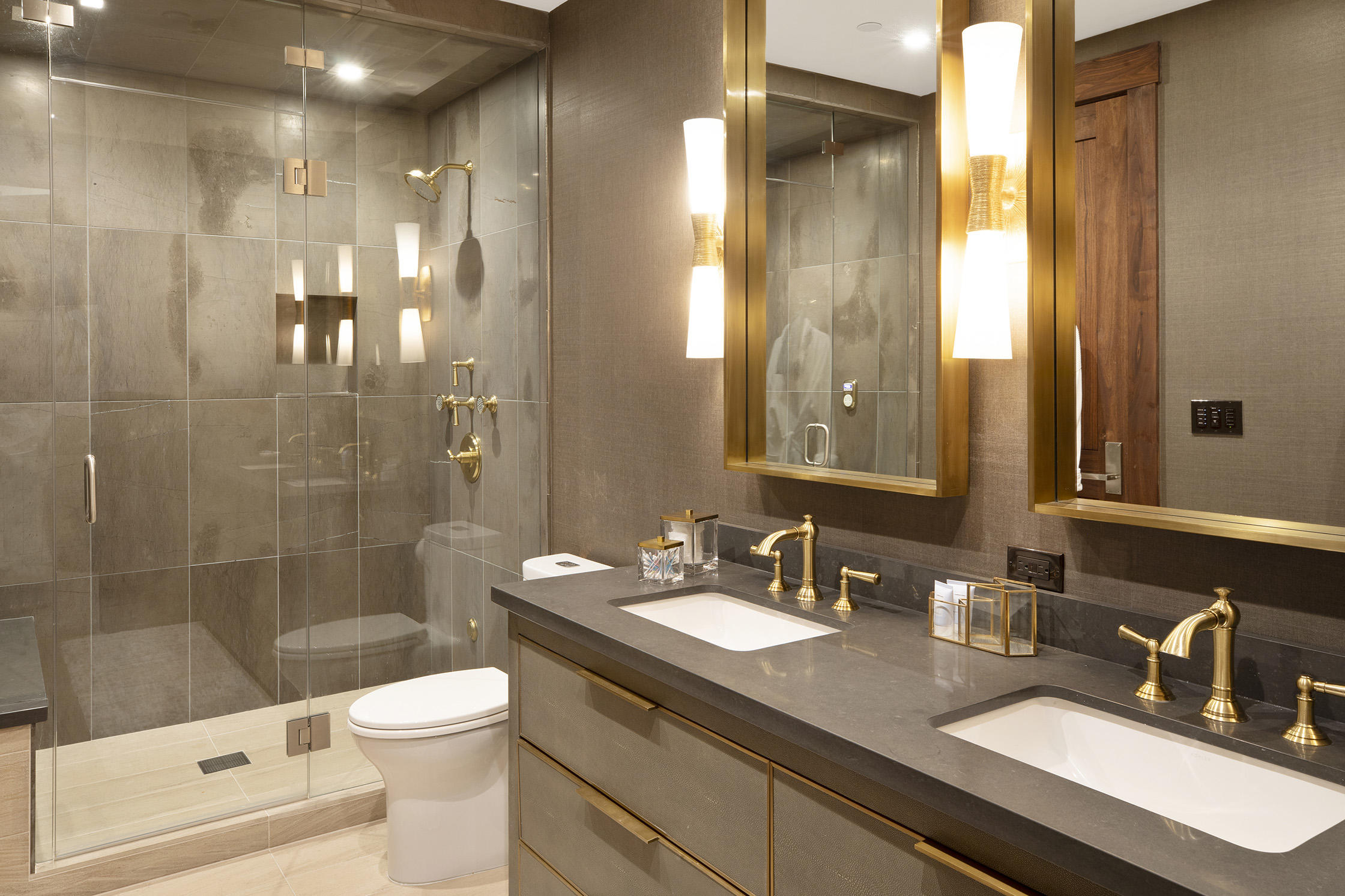 117 Sunny Ridge Place, Unit GL 101 Mountain Village, CO 81435 - Photo 22 of 40 Jack & Jill Bath