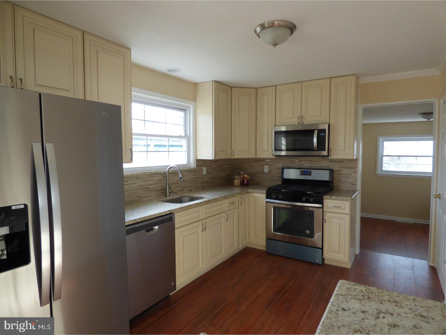 218 Ivy Road Edgewater Park, NJ 08010 - Photo 5 of 20