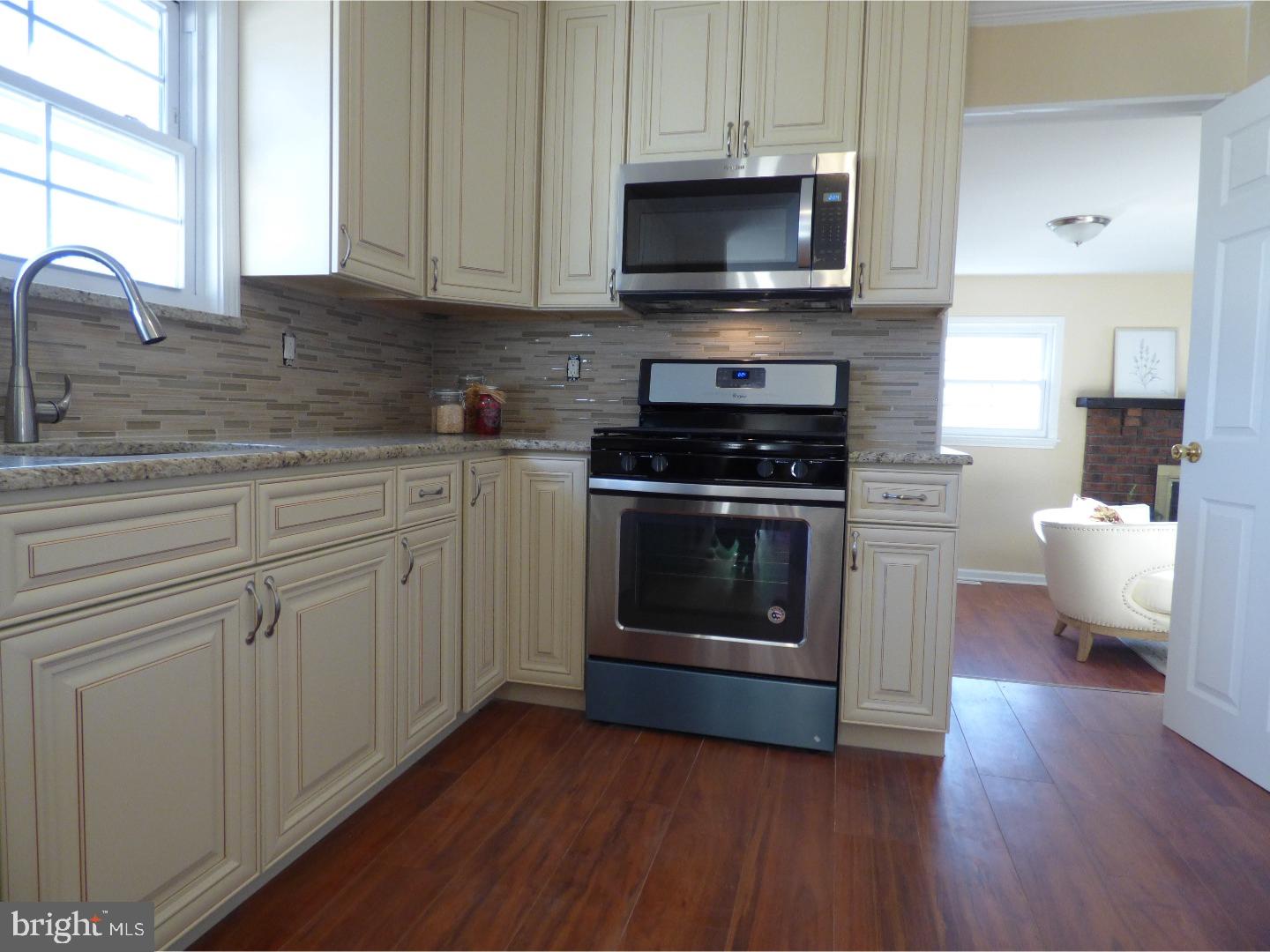 218 Ivy Road Edgewater Park, NJ 08010 - Photo 6 of 20