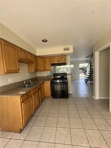 $2,490 | 9509 Los Angeles Street, Unit D, Bellflower, CA 90706