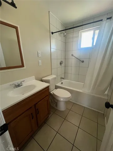 $2,490 | 9509 Los Angeles Street, Unit D, Bellflower, CA 90706
