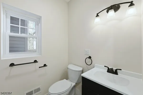 $2,800 | 392 South 19th Street, Newark, NJ 07103