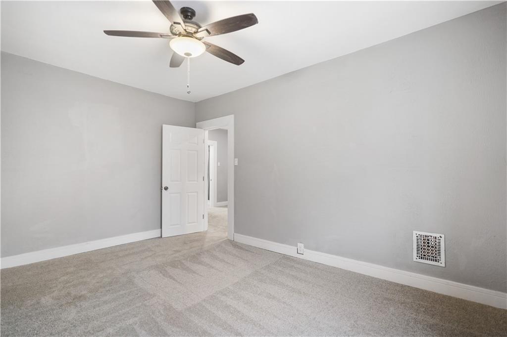 2924 Willett Road Pittsburgh, PA 15227 - Photo 17 of 23 Gallery Image 17