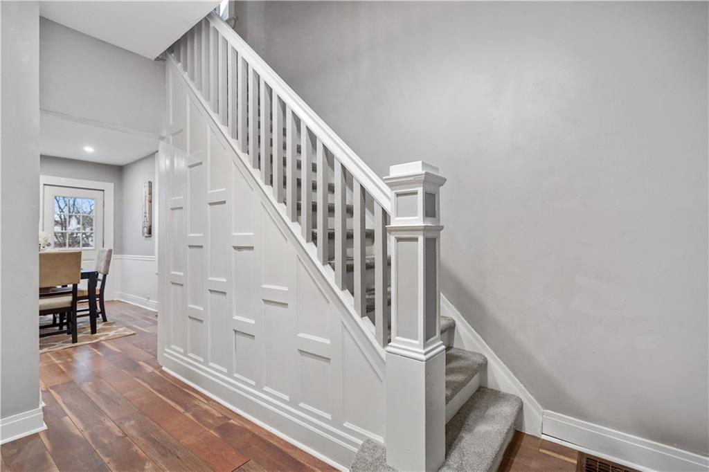 2924 Willett Road Pittsburgh, PA 15227 - Photo 3 of 23 Gallery Image 3