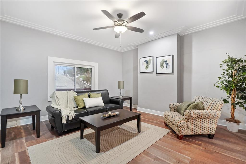 2924 Willett Road Pittsburgh, PA 15227 - Photo 6 of 23 Gallery Image 6