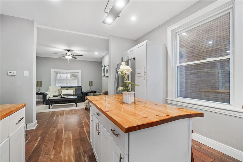 2924 Willett Road Pittsburgh, PA 15227 - Photo 9 of 23 Gallery Image 9