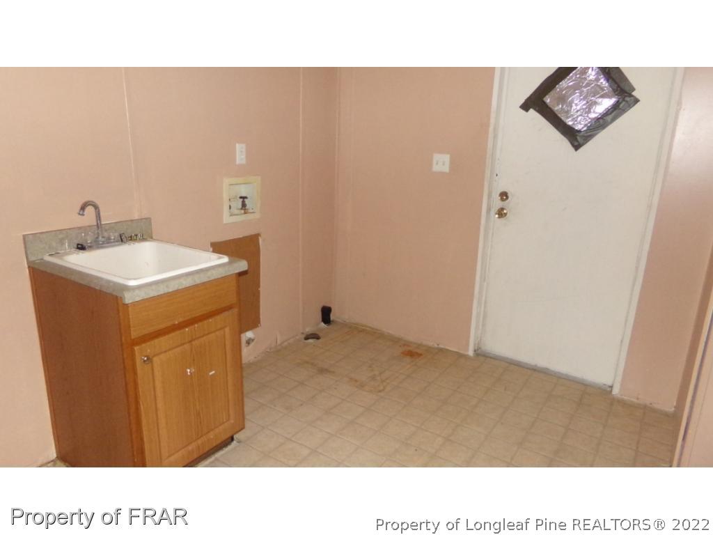 301 Franklin Road Raeford, NC 28376 - Photo 8 of 19 Gallery Image 8