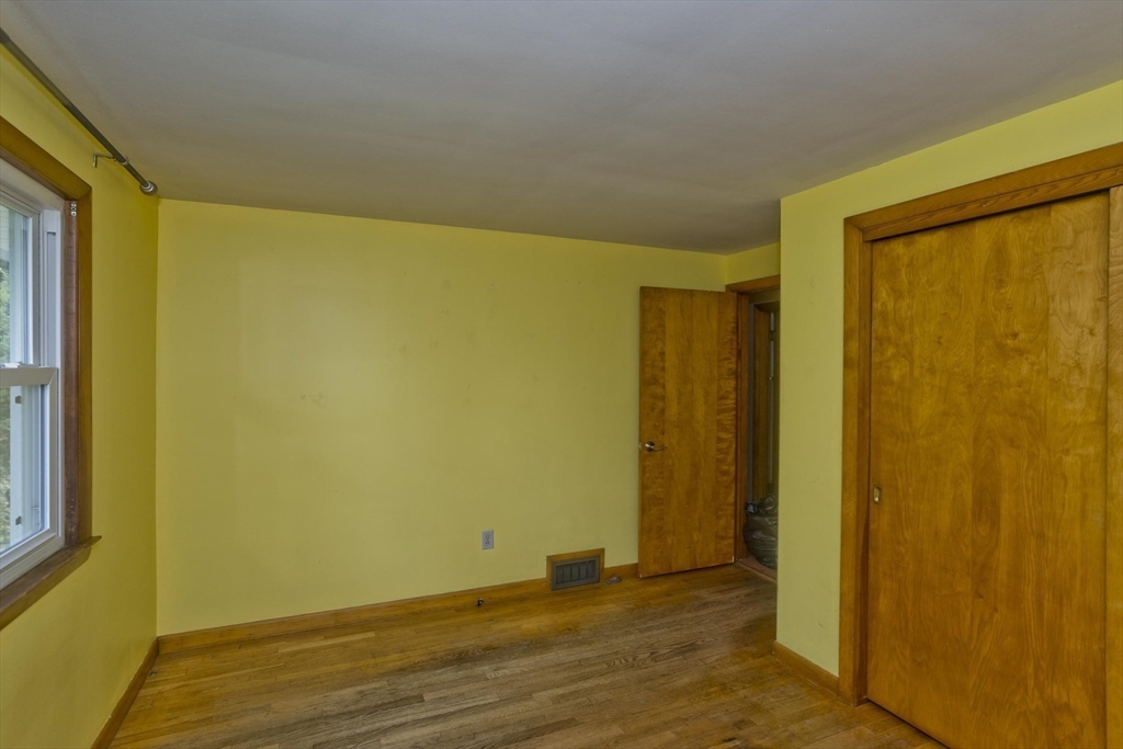 492 Morgan Road West Springfield, MA 01089 - Photo 17 of 31