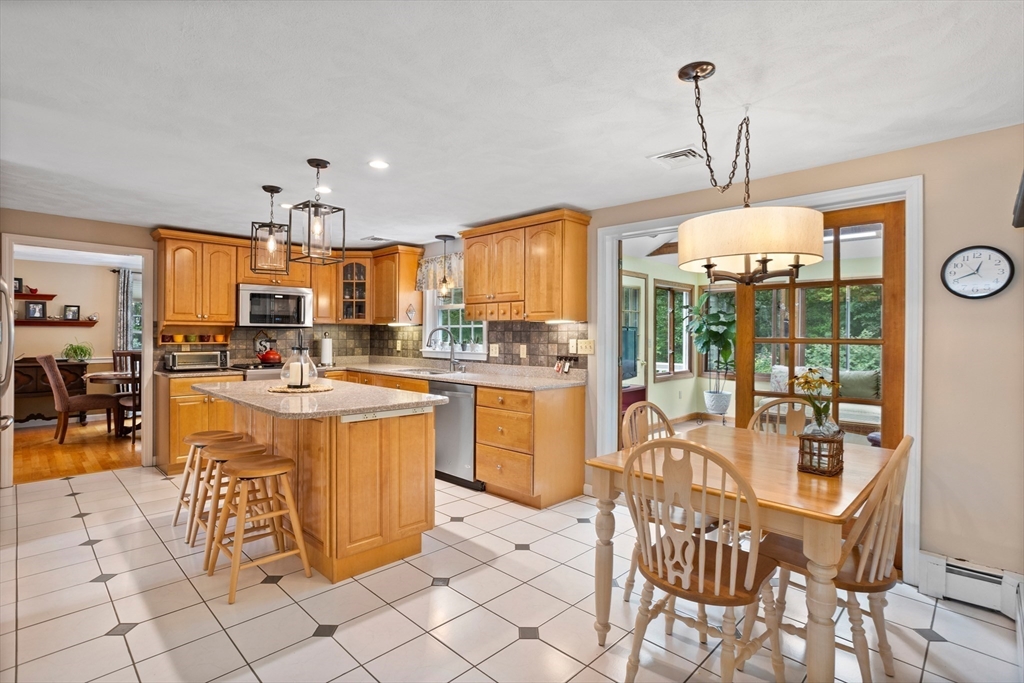 14 Virginia Road Tyngsborough, MA 01879 - Photo 3 of 42