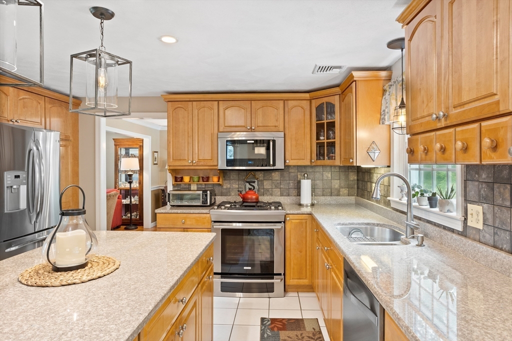 14 Virginia Road Tyngsborough, MA 01879 - Photo 6 of 42
