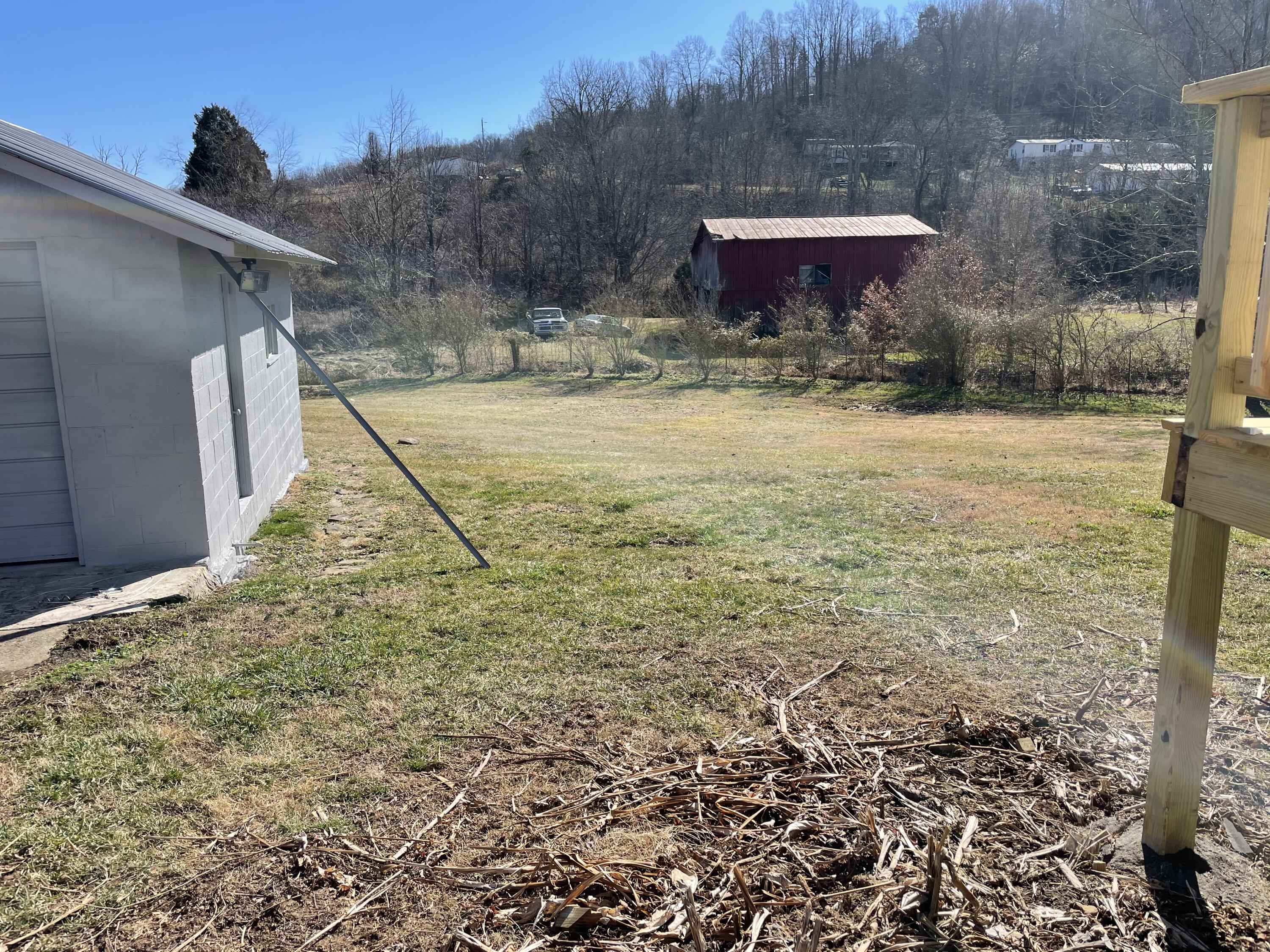 4182 Carters Valley Road Church Hill, TN 37642 - Photo 5 of 28 0AE5503D-1CC0-4BDE-8554-B064071E1891