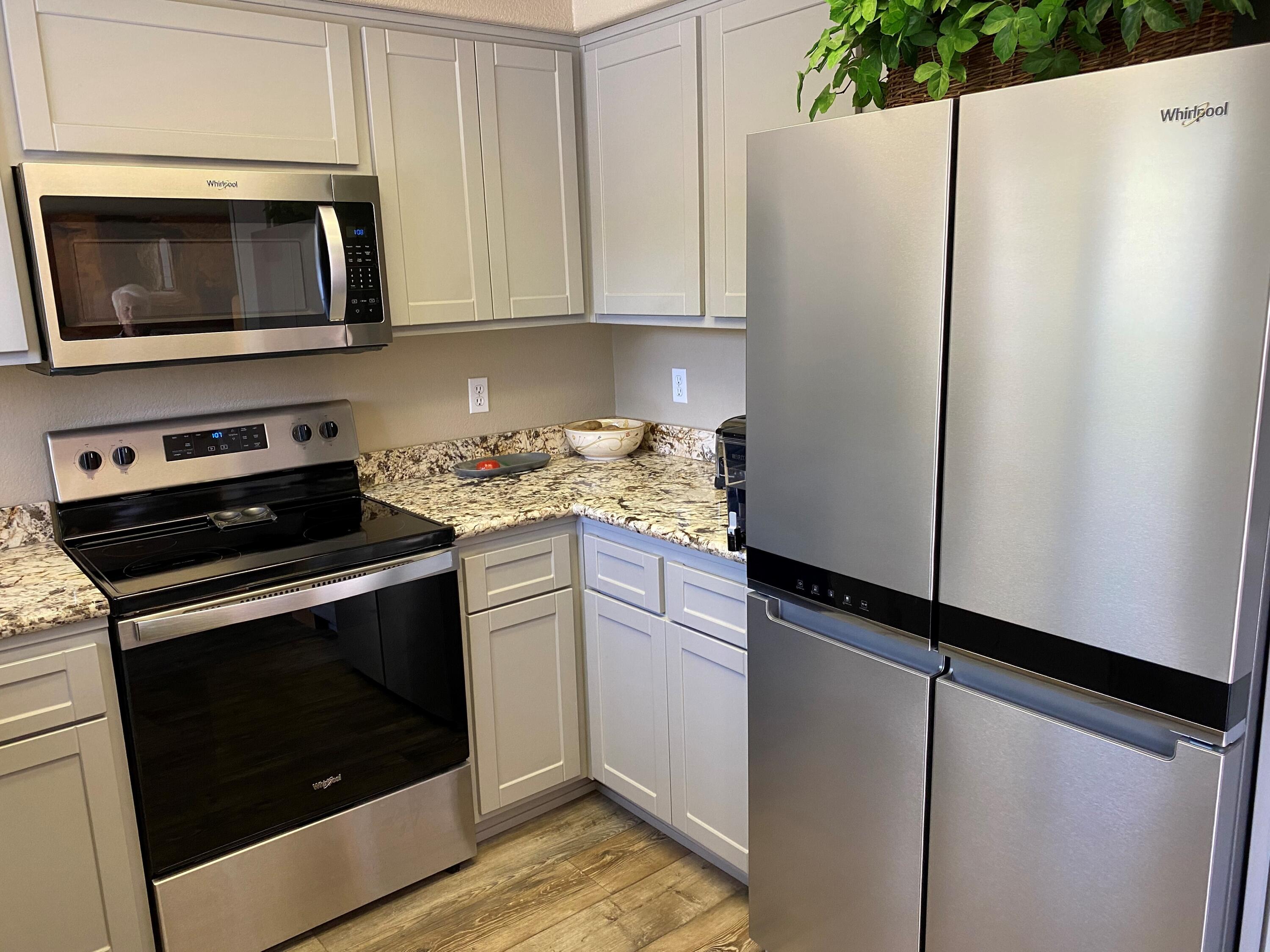 1040 Hopkins Road Central Point, OR 97502 - Photo 32 of 33 Kitchen 4