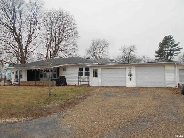$122,500 | 240 South Monmouth Street, Good Hope, IL 61438