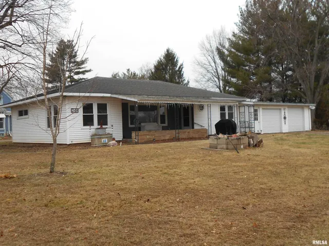 $129,000 | 240 South Monmouth Street, Good Hope, IL 61438