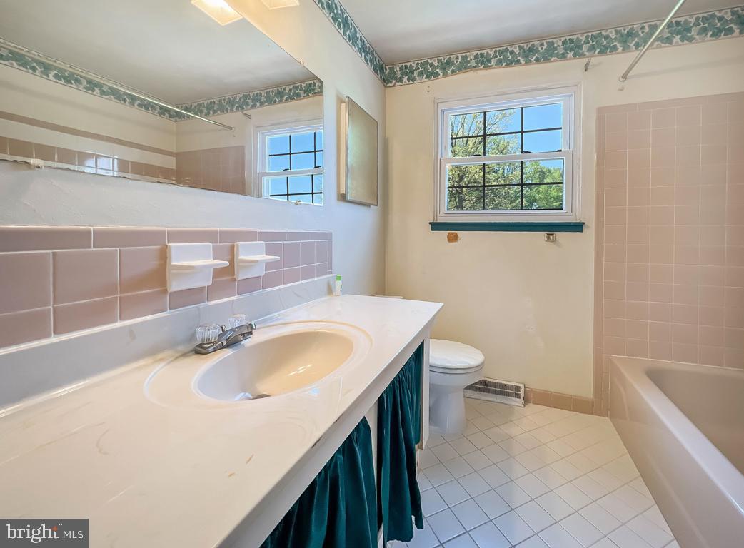 800 Hanford Road Fairless Hills, PA 19030 - Photo 18 of 42 Gallery Image 18