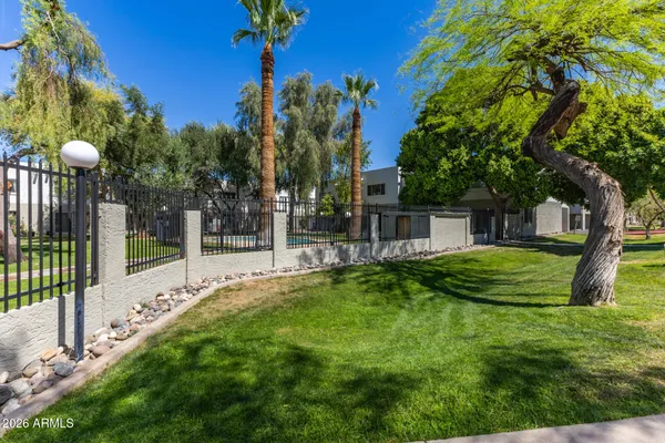 $319,000 | 122 South Hardy Drive, Unit 40, Tempe, AZ 85281