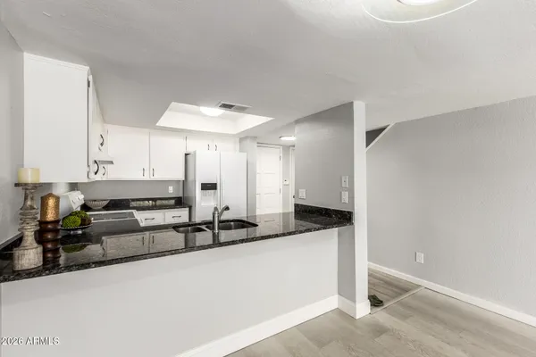 $319,000 | 122 South Hardy Drive, Unit 40, Tempe, AZ 85281