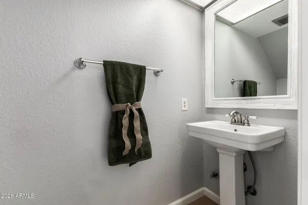 $319,000 | 122 South Hardy Drive, Unit 40, Tempe, AZ 85281