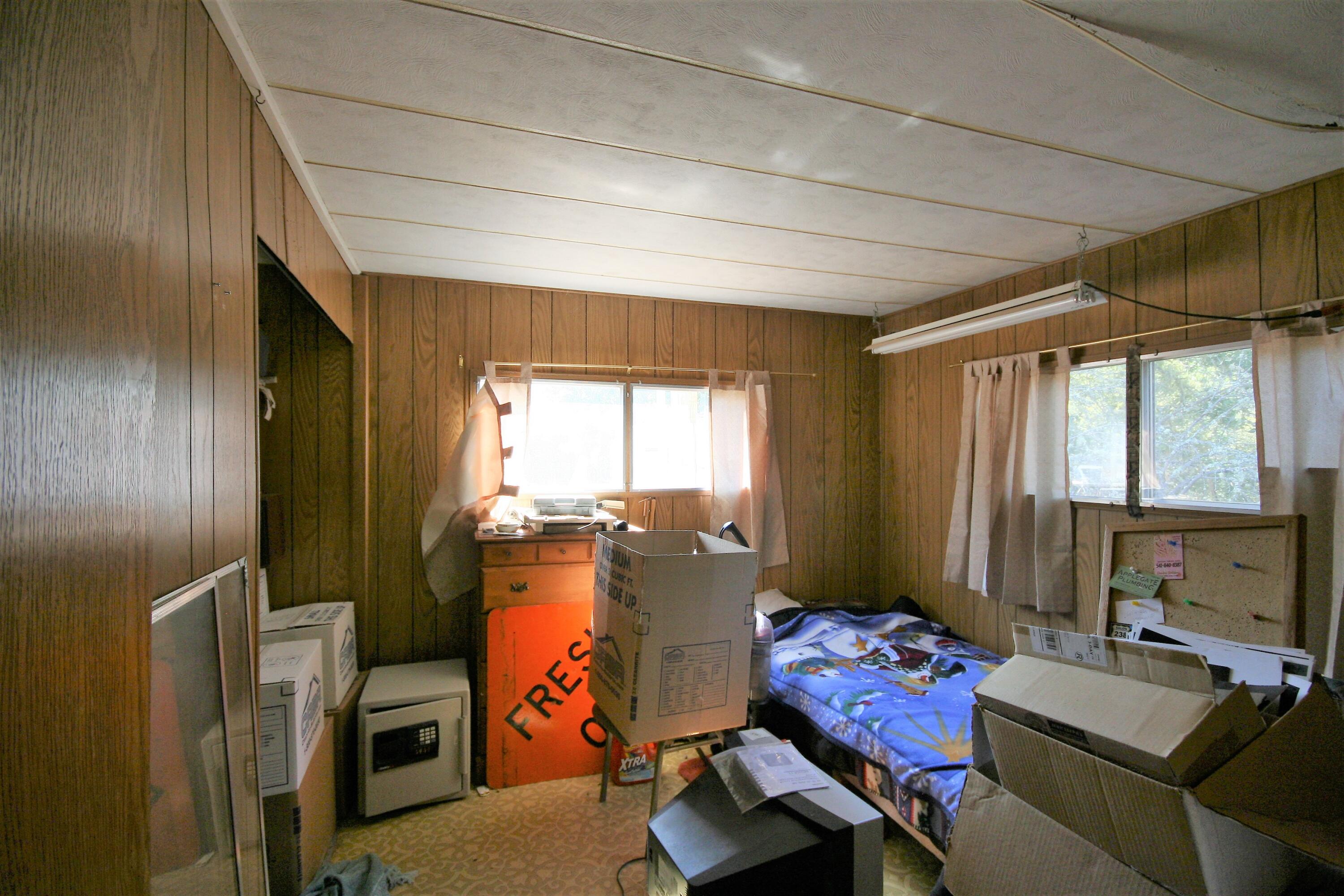 160 Hogan Road Jacksonville, OR 97530 - Photo 12 of 18 IMG_2862