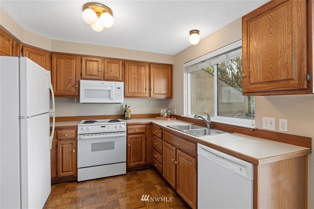 8723 238th Street Southwest, Unit C9 Edmonds, WA 98026 - Photo 10 of 34 Gallery Image 10