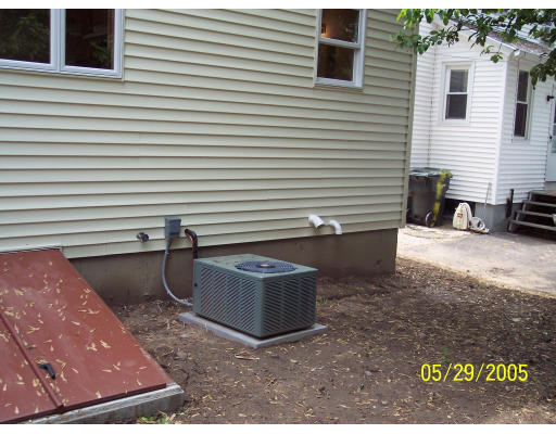 92 Blaine Street Springfield, MA 01108 - Photo 11 of 18 Gallery Image 11