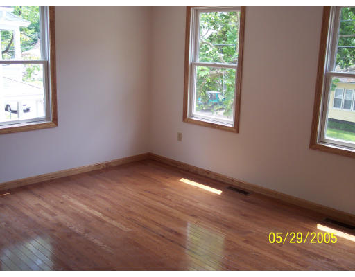 92 Blaine Street Springfield, MA 01108 - Photo 15 of 18 Gallery Image 15