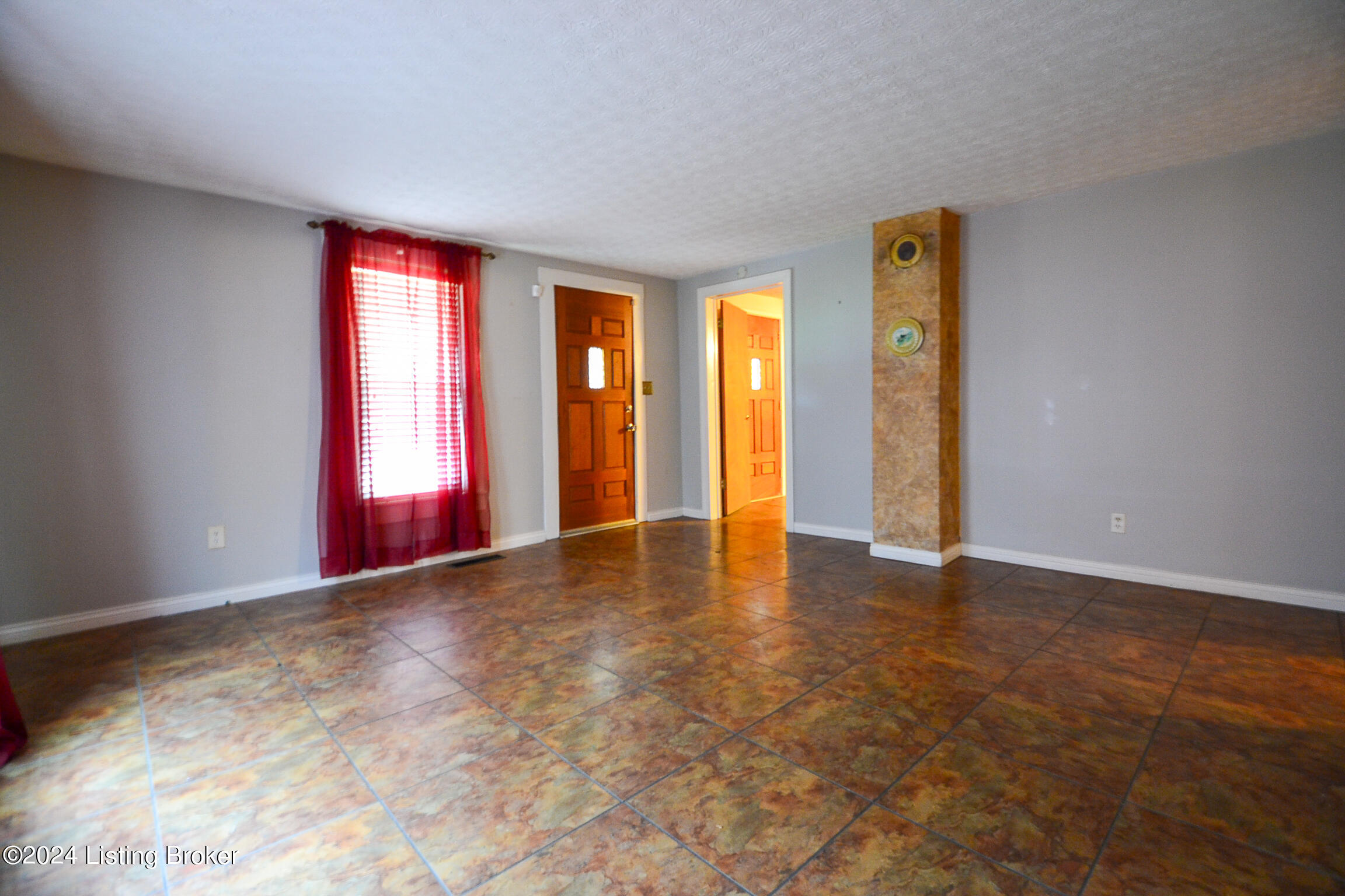 13300 East Orell Road Louisville, KY 40272 - Photo 15 of 36 DSC_0429