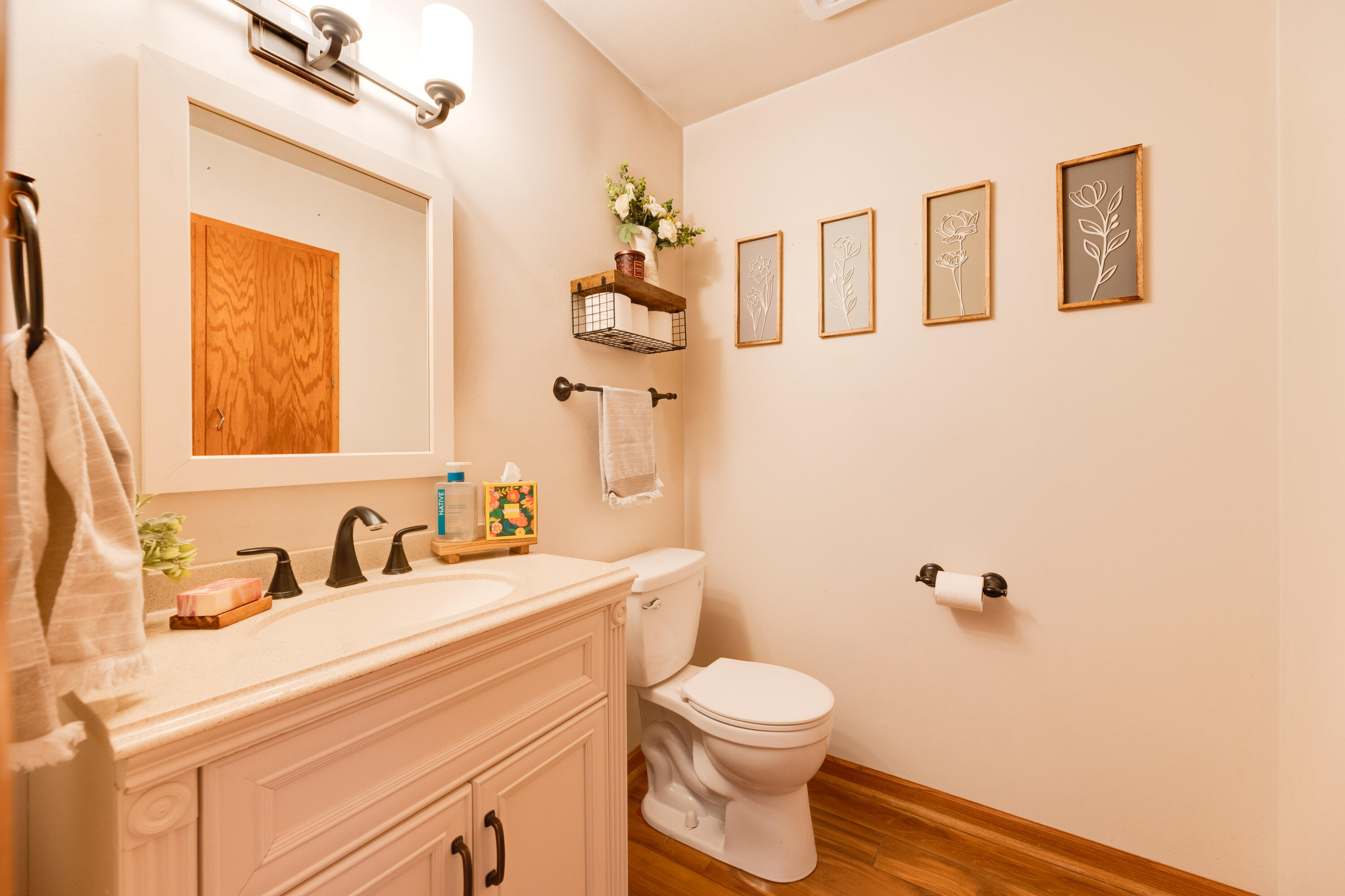 213 West State Road North Prairie, WI 53153 - Photo 17 of 37 Powder room