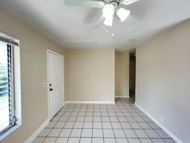 $295,000 | 1360 10th Street, West Palm Beach, FL 33401