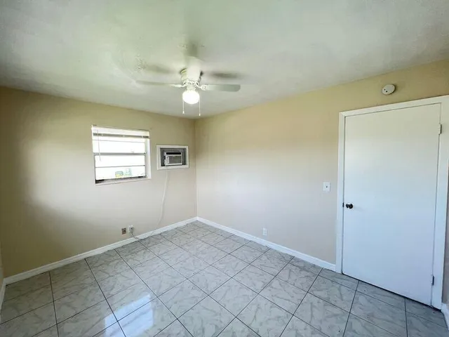 $295,000 | 1360 10th Street, West Palm Beach, FL 33401