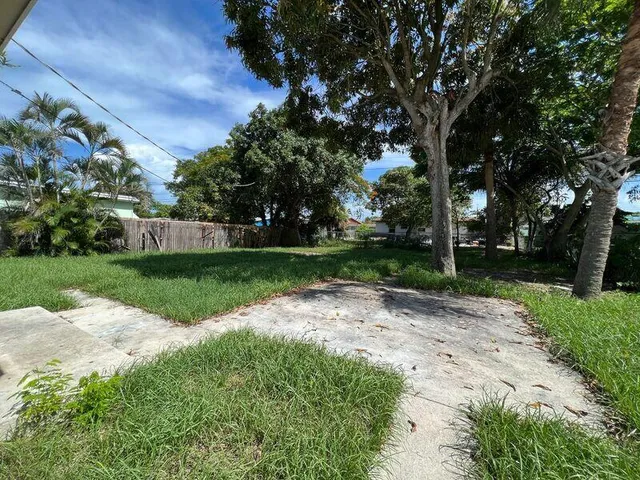 $295,000 | 1360 10th Street, West Palm Beach, FL 33401