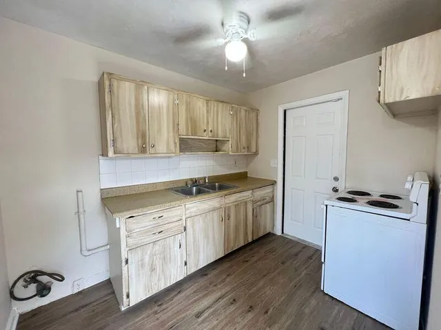 $295,000 | 1360 10th Street, West Palm Beach, FL 33401