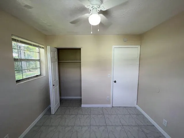 $295,000 | 1360 10th Street, West Palm Beach, FL 33401