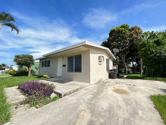 $295,000 | 1360 10th Street, West Palm Beach, FL 33401