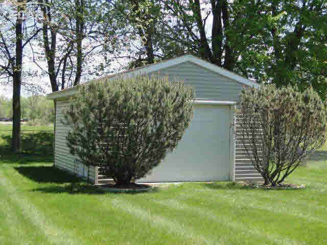 13146 North Linden Road Clio, MI 48420 - Photo 3 of 16 21160254-2.JPG