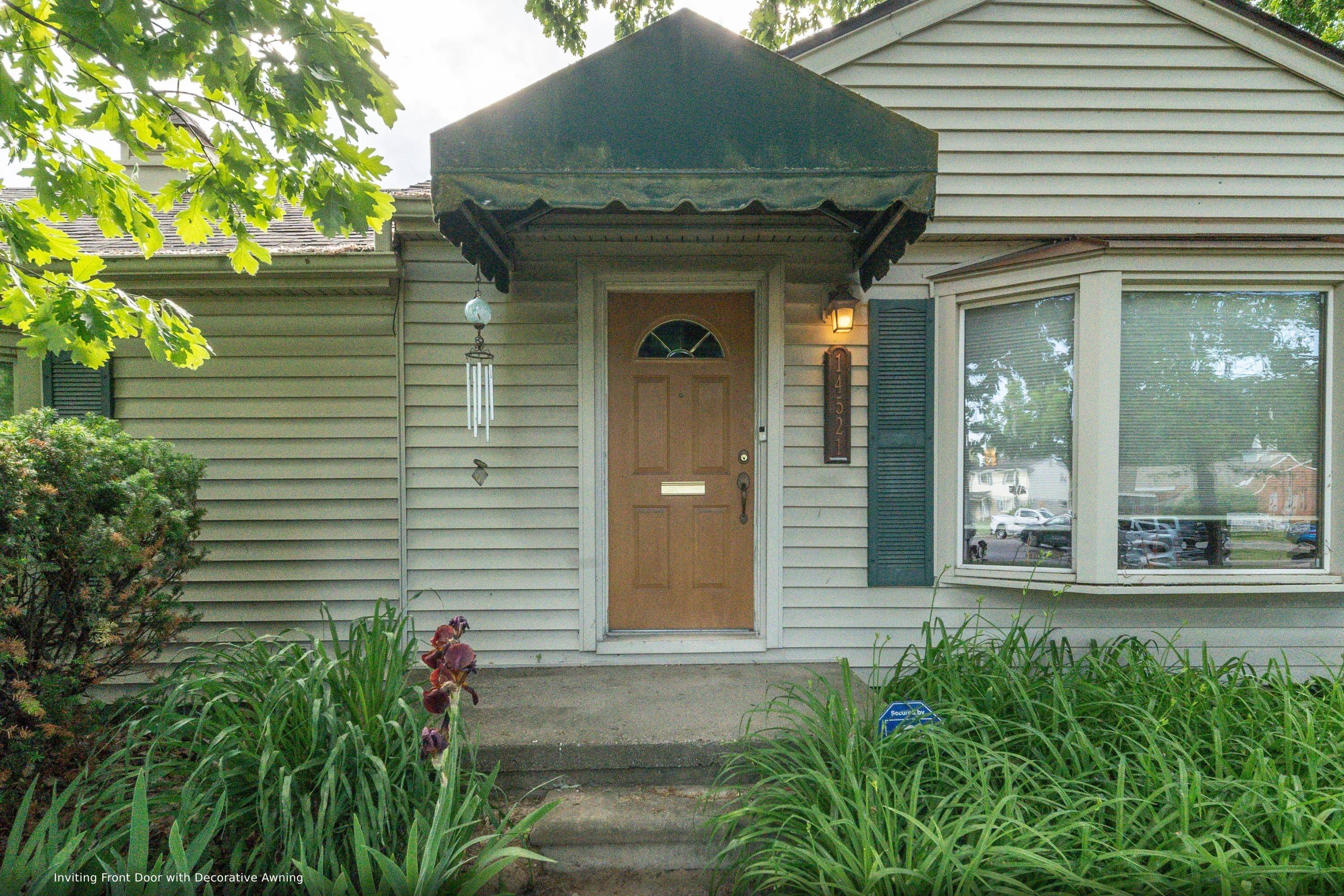 14521 Merriman Road Livonia, MI 48154 - Photo 4 of 33 livonia-mi-front-door-3