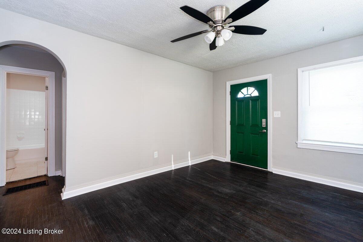 11824 Locust Road Louisville, KY 40243 - Photo 6 of 25 FullRes-3 (1)