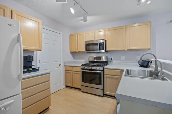 $500,000 | 2 Red Bluff Court, Durham, NC 27713