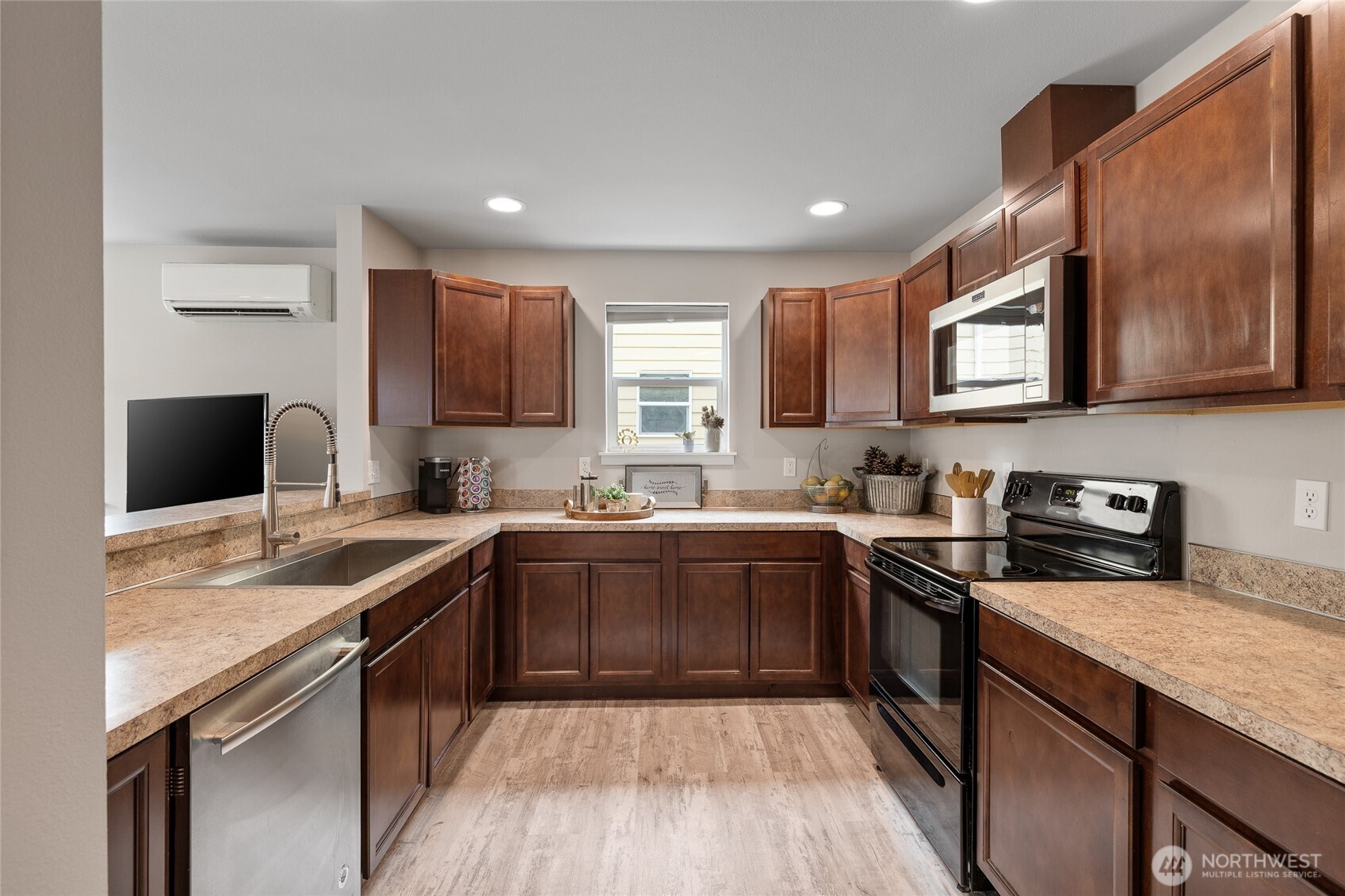 1017 West Main Street, Unit C102 Monroe, WA 98272 - Photo 7 of 23