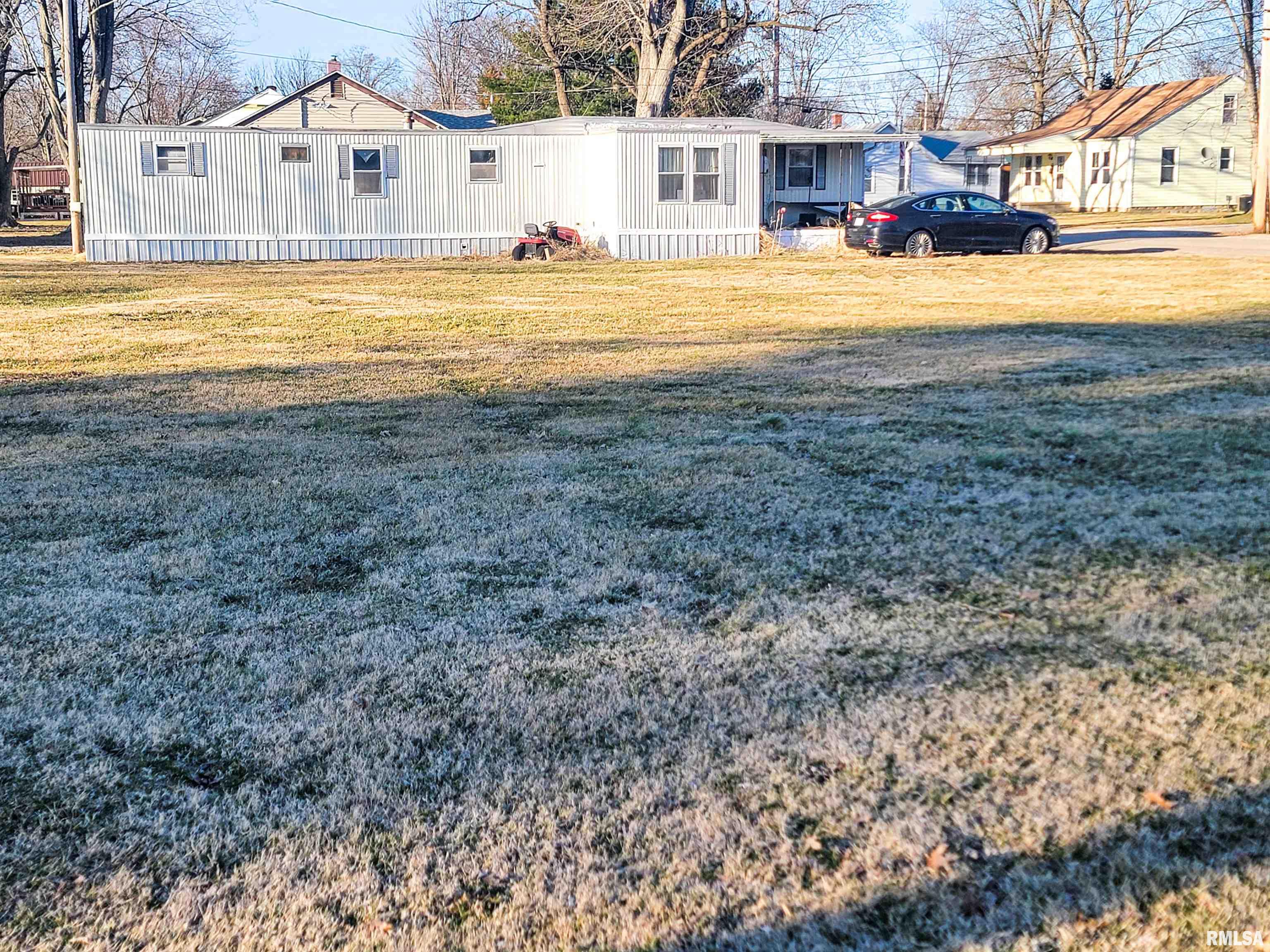 807 Clan Street Flora, IL 62839 - Photo 10 of 10