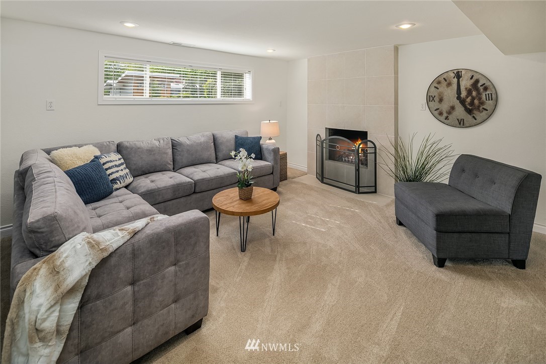 13212 173rd Avenue Southeast Renton, WA 98059 - Photo 11 of 19 Gallery Image 11