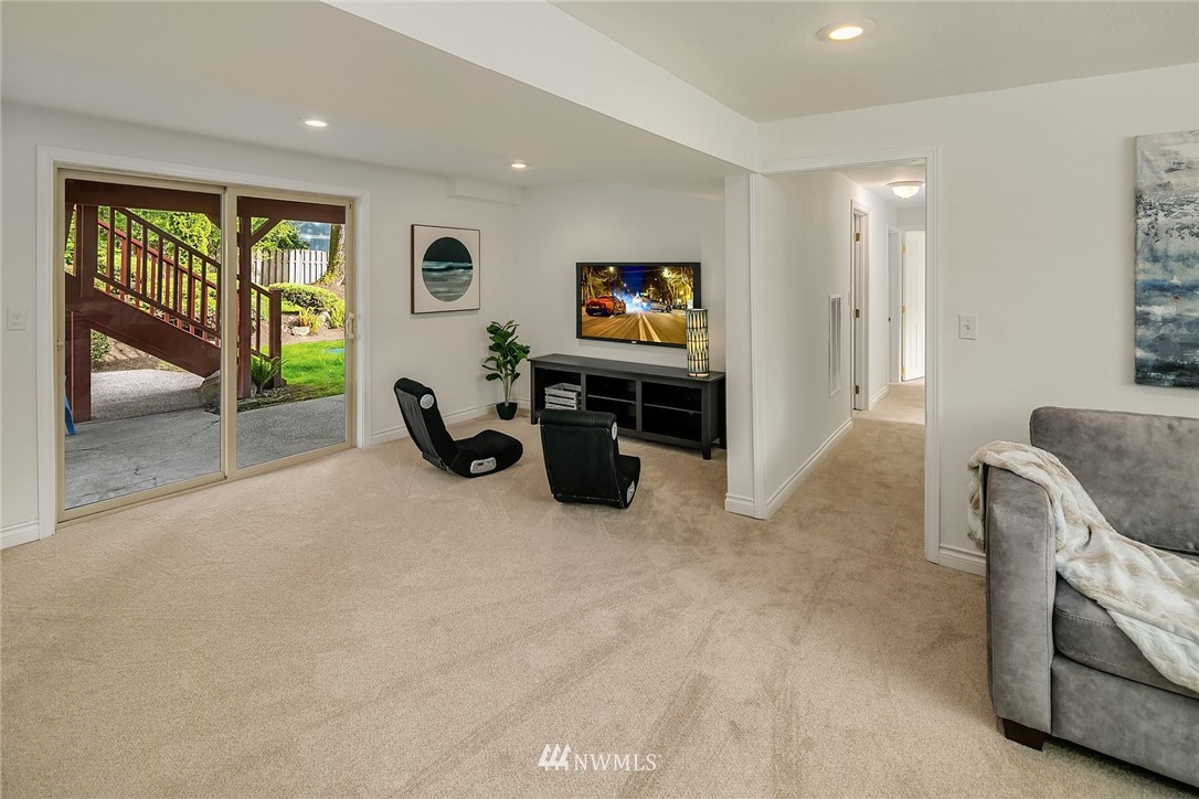 13212 173rd Avenue Southeast Renton, WA 98059 - Photo 12 of 19 Gallery Image 12