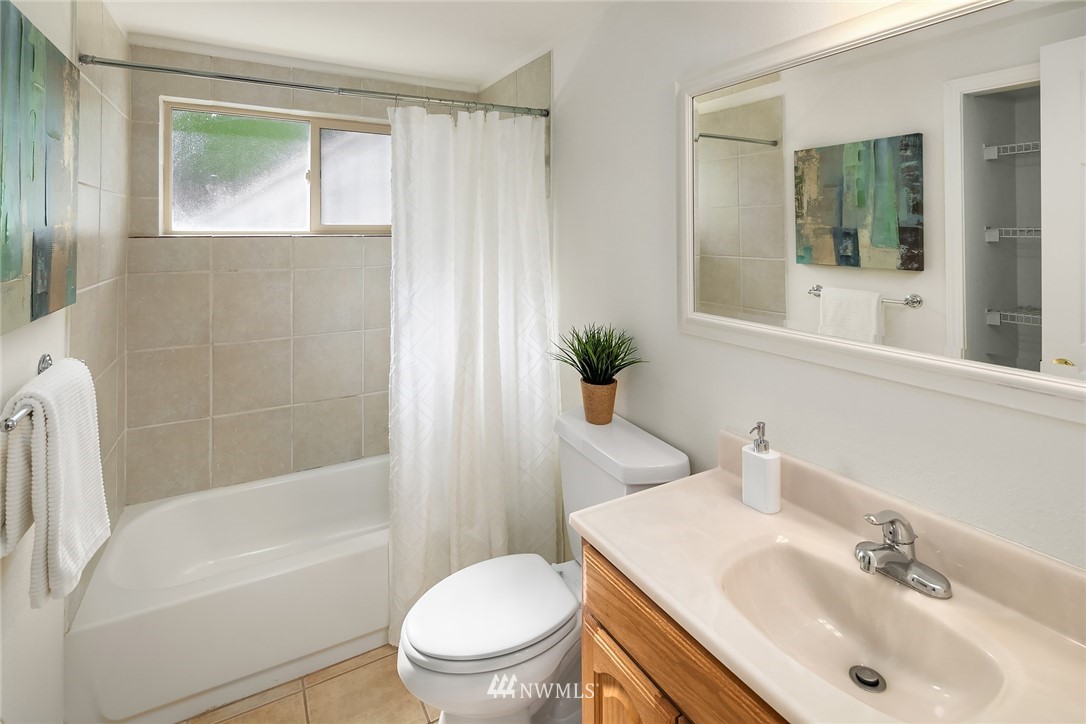 13212 173rd Avenue Southeast Renton, WA 98059 - Photo 14 of 19 Gallery Image 14