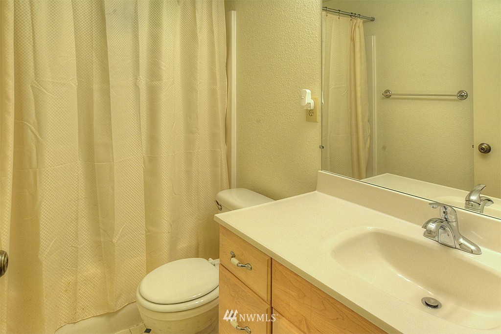 1018 South 23rd Street Renton, WA 98055 - Photo 11 of 14