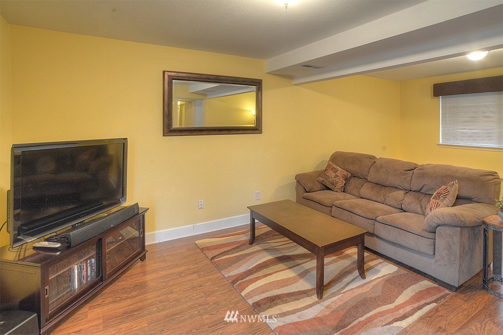 1018 South 23rd Street Renton, WA 98055 - Photo 6 of 14