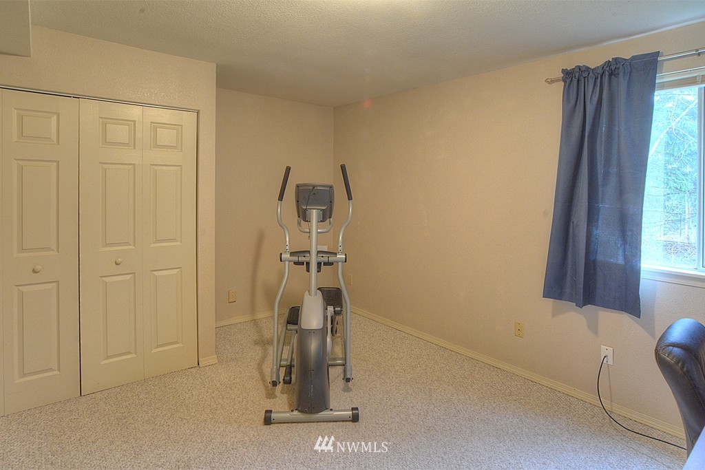 1018 South 23rd Street Renton, WA 98055 - Photo 7 of 14