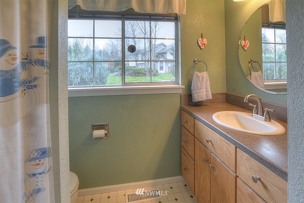 1018 South 23rd Street Renton, WA 98055 - Photo 10 of 14