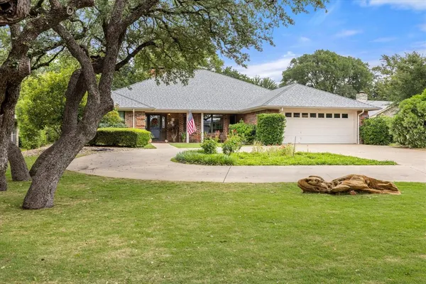 $479,000 | 3808 Fairway Drive, Granbury, TX 76049