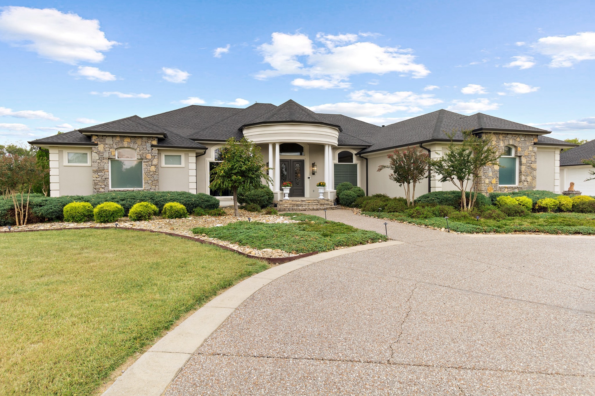 1598 Palmer Road Lebanon, TN 37090 - Photo 31 of 56 a front view of a house with garden